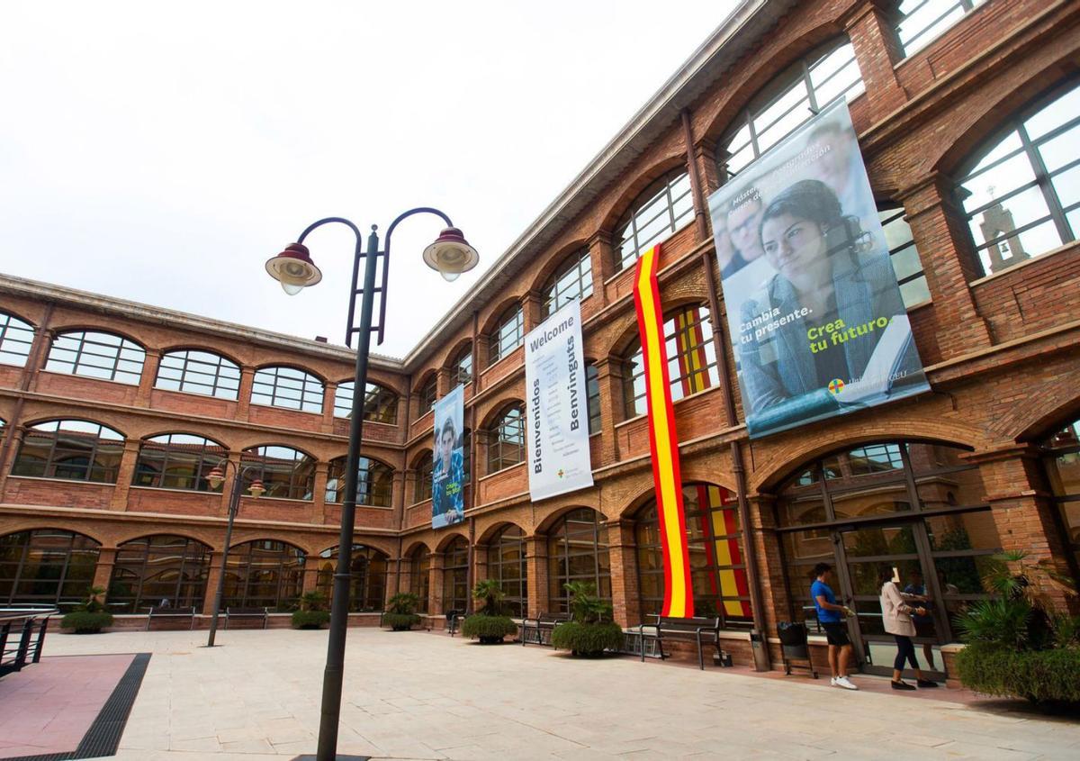 Els fons d’inversió irrompen en les universitats privades Els fons d’inversió irrompen en les universitats privades