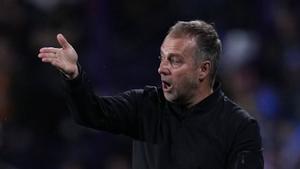 Hansi Flick, durant el Valladolid-Barça de dissabte. | MANU FERNÁNDEZ / AP