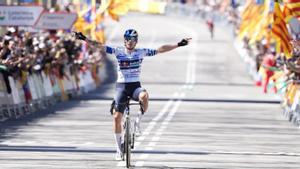 Un Roglic colossal castiga Ayuso i s’emporta la Volta a Catalunya