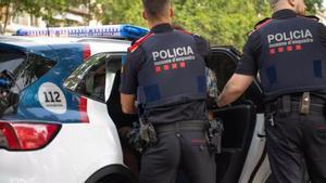 Los Mossos dEsquadra realizando una detención, en una imagen de archivo