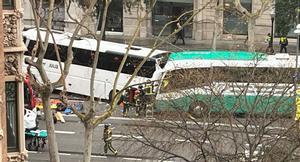 Més de 30 ferits en una col·lisió entre dos autocars a l’avinguda Diagonal de Barcelona