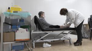 Experts en salut proposen que els metges de família cobrin més que els altres