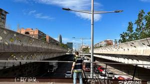 Imagen de un agente en el punto en el que se evitó el suicidio