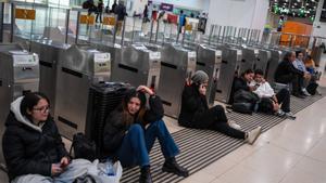 Avaries a casa, hotels i menjars: què pots reclamar després de l’apagada
